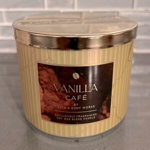 Bath & Body Works Vanilla Cafe Candle